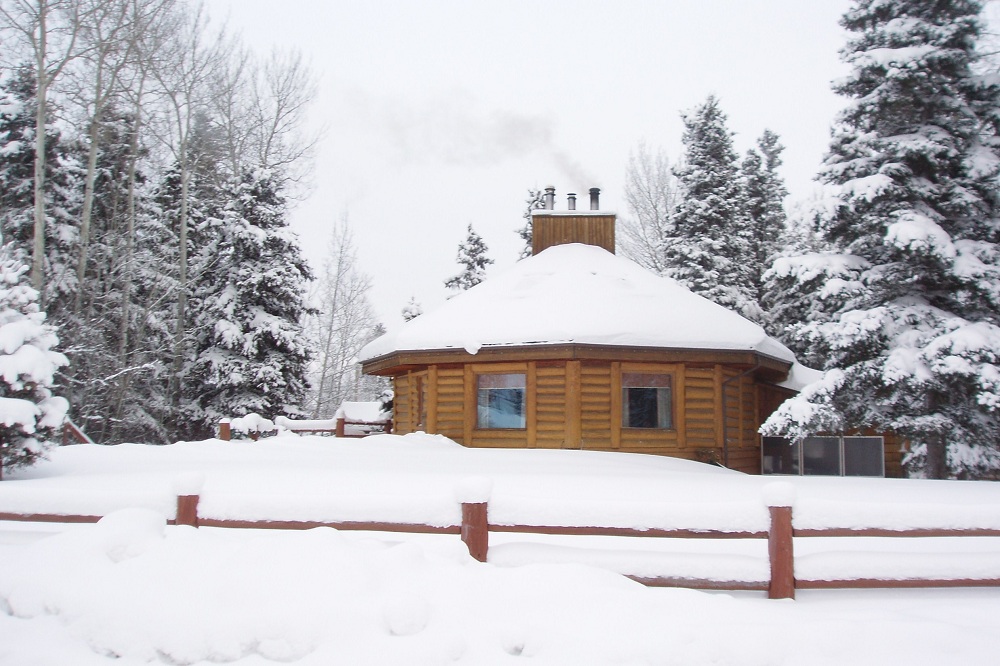 Picture of the Whooping Crane Guest House during winter